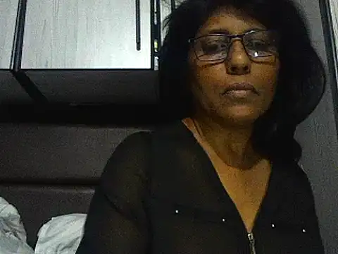 Snapshot of MsAttitude chatting on 02.25.25 MsAttitude online show from 02.25.25