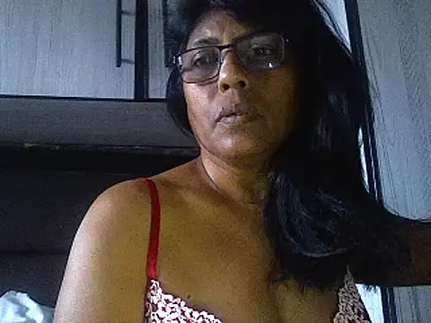 Snapshot of MsAttitude chatting on 02.27.25 MsAttitude online show from 02.27.25