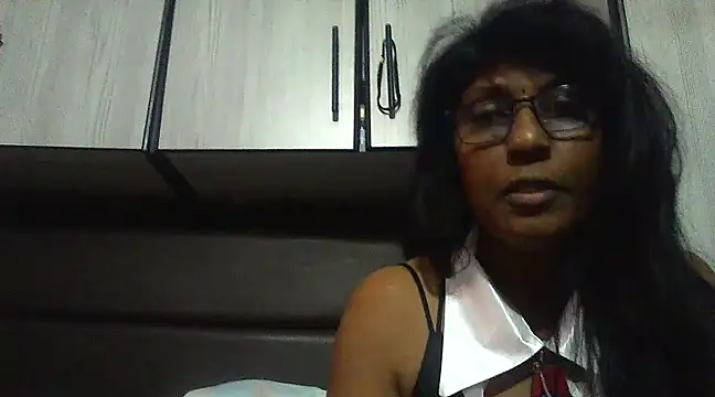 Snapshot of MsAttitude chatting on 02.28.25 MsAttitude online show from 02.28.25