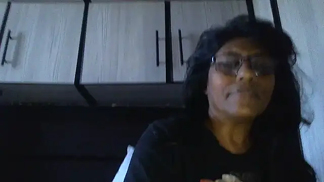 Snapshot of MsAttitude chatting on 03.06.25 MsAttitude online show from 03.06.25