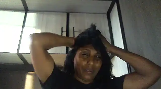 Snapshot of MsAttitude chatting on 03.08.25 MsAttitude online show from 03.08.25