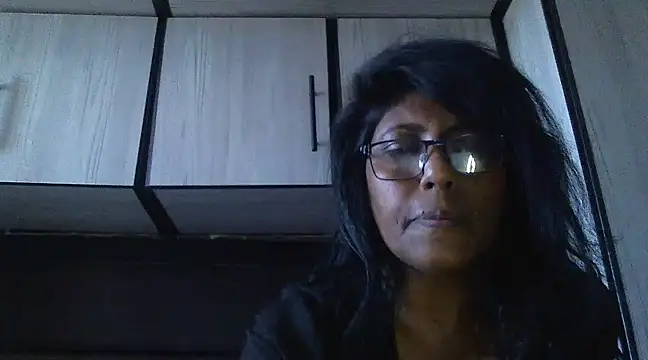 Snapshot of MsAttitude chatting on 03.09.25 MsAttitude online show from 03.09.25