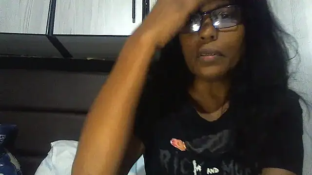 Snapshot of MsAttitude chatting on 03.14.25 MsAttitude online show from 03.14.25