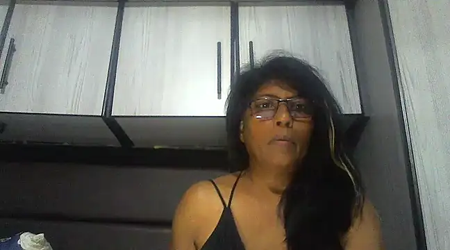 Snapshot of MsAttitude chatting on 03.18.25 MsAttitude online show from 03.18.25