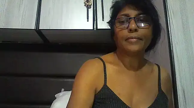 Snapshot of MsAttitude chatting on 03.19.25 MsAttitude online show from 03.19.25