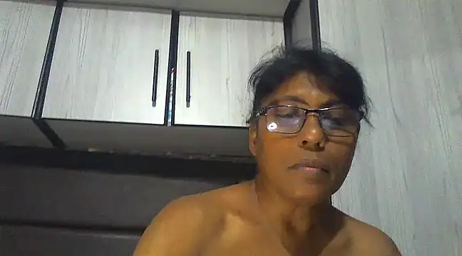 Snapshot of MsAttitude chatting on 03.21.25 MsAttitude online show from 03.21.25