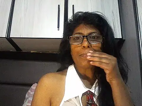 Snapshot of MsAttitude chatting on 09.15.25 MsAttitude online show from 09.15.25