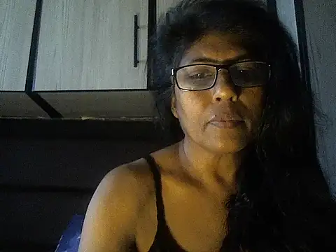 Snapshot of MsAttitude chatting on 09.21.25 MsAttitude online show from 09.21.25