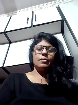 Snapshot of MsAttitude chatting on 09.24.25 MsAttitude online show from 09.24.25