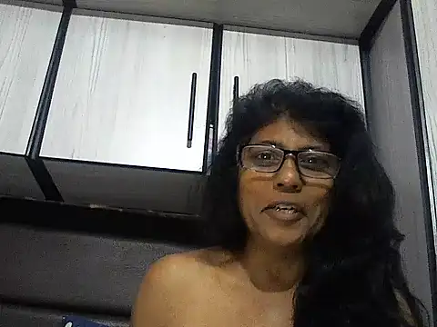 Snapshot of MsAttitude chatting on 09.26.25 MsAttitude online show from 09.26.25