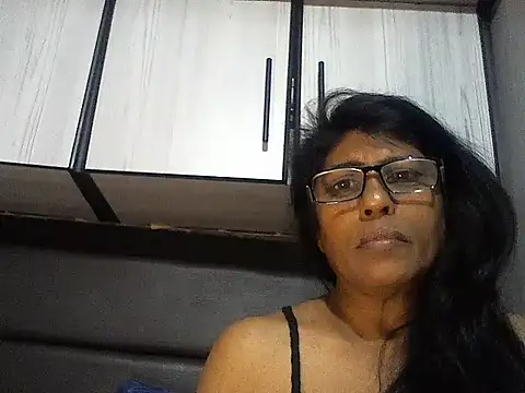 Snapshot of MsAttitude chatting on 10.06.25 MsAttitude online show from 10.06.25