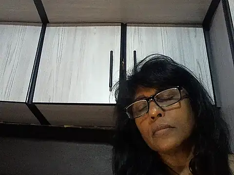 Snapshot of MsAttitude chatting on 10.10.25 MsAttitude online show from 10.10.25