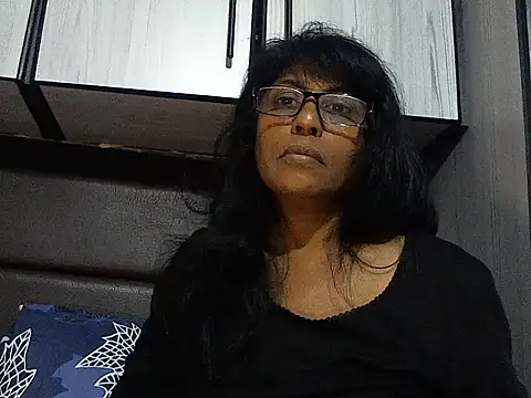 Snapshot of MsAttitude chatting on 10.12.25 MsAttitude online show from 10.12.25