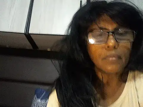 Snapshot of MsAttitude chatting on 10.15.25 MsAttitude online show from 10.15.25