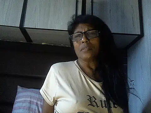 Snapshot of MsAttitude chatting on 10.26.25 MsAttitude online show from 10.26.25