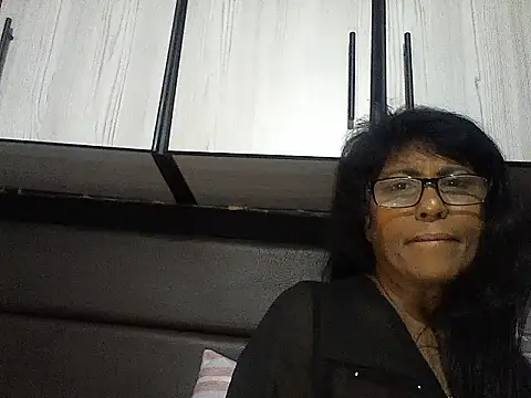 Snapshot of MsAttitude chatting on 10.28.25 MsAttitude online show from 10.28.25