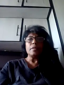 Snapshot of MsAttitude chatting on 11.10.25 MsAttitude online show from 11.10.25