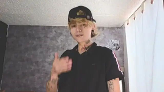 Snapshot of AcidMilo chatting on 10.10.25 AcidMilo online show from 10.10.25