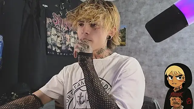 Snapshot of AcidMilo chatting on 10.14.25 AcidMilo online show from 10.14.25