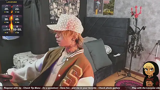 Snapshot of AcidMilo chatting on 11.15.25 AcidMilo online show from 11.15.25