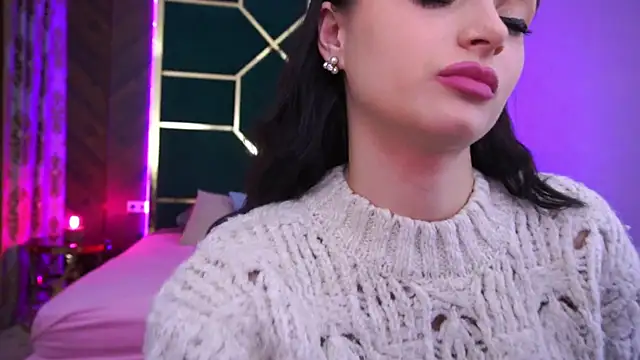 Snapshot of LittleeCutee chatting on 12.08.24 LittleeCutee online show from 12.08.24