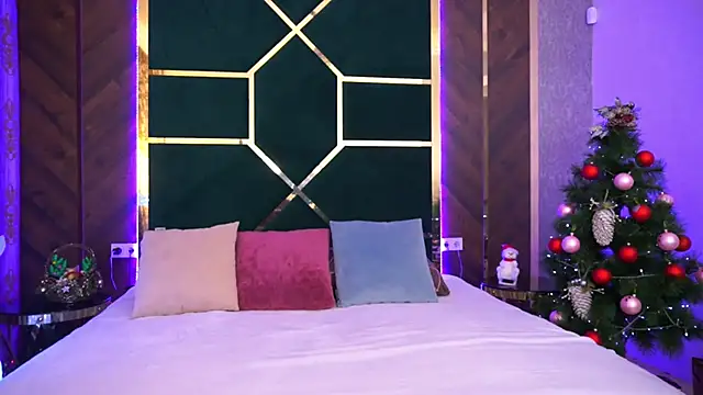 Snapshot of LittleeCutee chatting on 01.10.25 LittleeCutee online show from 01.10.25