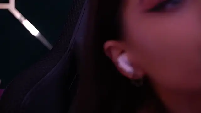 Snapshot of LittleeCutee chatting on 01.10.25 LittleeCutee online show from 01.10.25