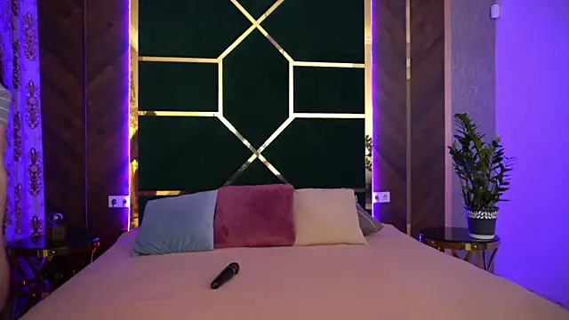 Snapshot of LittleeCutee chatting on 01.26.25 LittleeCutee online show from 01.26.25