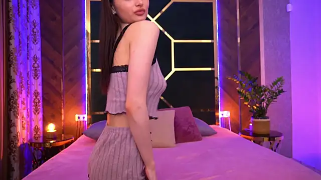 Snapshot of LittleeCutee chatting on 03.11.25 LittleeCutee online show from 03.11.25