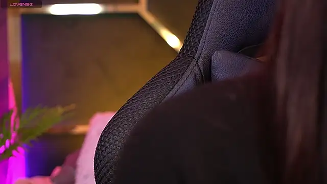 Snapshot of LittleeCutee chatting on 10.25.25 LittleeCutee online show from 10.25.25