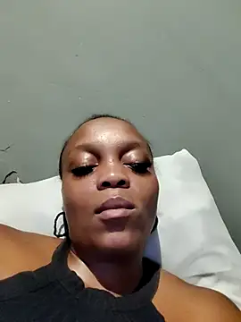 Snapshot of EbonyBuu chatting on 02.25.26 EbonyBuu online show from 02.25.26