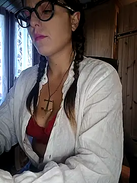 Snapshot of dolcehelena993 chatting on 09.20.25 dolcehelena993 online show from 09.20.25