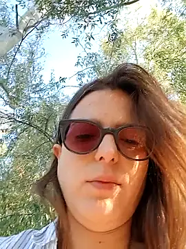 Snapshot of dolcehelena993 chatting on 10.19.25 dolcehelena993 online show from 10.19.25