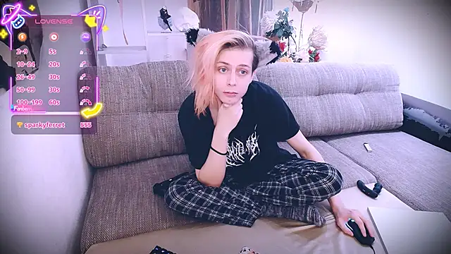 Littlepinkcat online show from 11.29.25