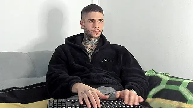  jamesleandros1 online show from 11.28.25