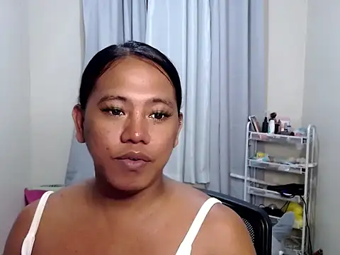 Snapshot of Cristinelicious chatting on 06.22.26 Cristinelicious online show from 06.22.26