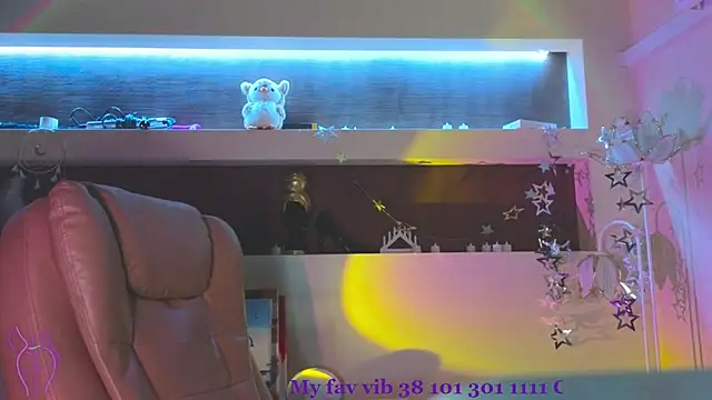 Snapshot of Malika_uAngel chatting on 09.24.25 Malika uAngel online show from 09.24.25