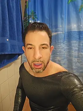 Snapshot of Sexyjulien25 chatting on 04.29.26 Sexyjulien25 online show from 04.29.26