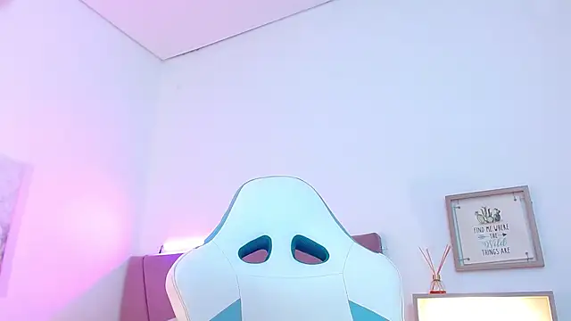 PIA STONE online show from 03.06.25