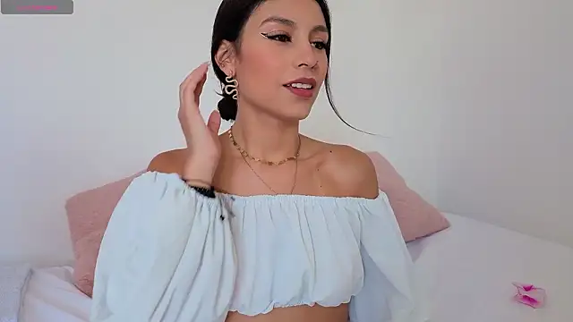 PIA STONE online show from 03.04.26