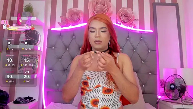 Snapshot of Star-Fire chatting on 11.04.25 Star-Fire online show from 11.04.25