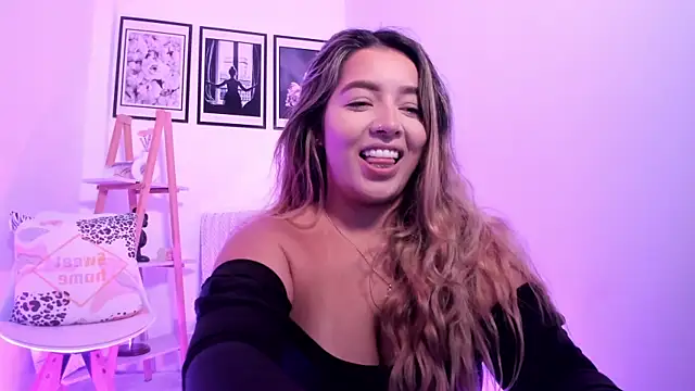 sofihill01 online show from 04.21.26