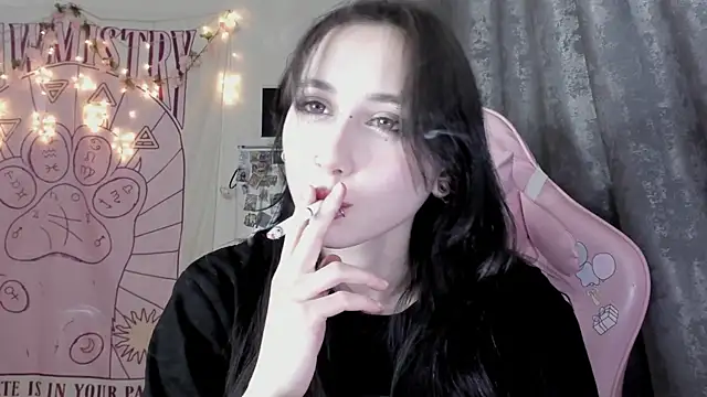 Holy420lolii online show from 10.21.25