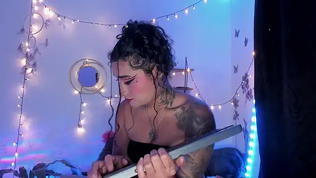 Eva Lee  online show from 03.01.25