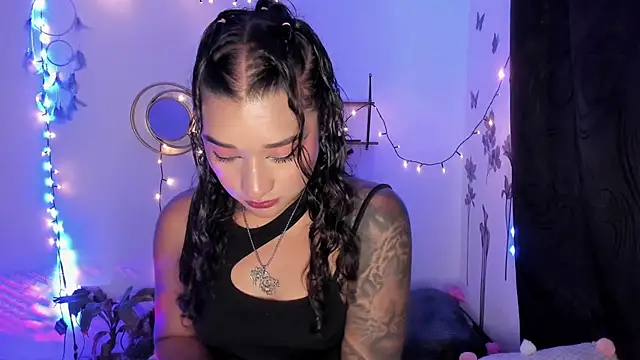 Eva Lee  online show from 03.15.25