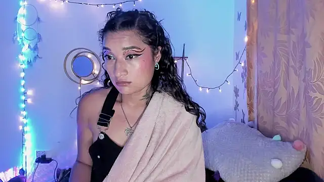 Eva Lee  online show from 03.20.25