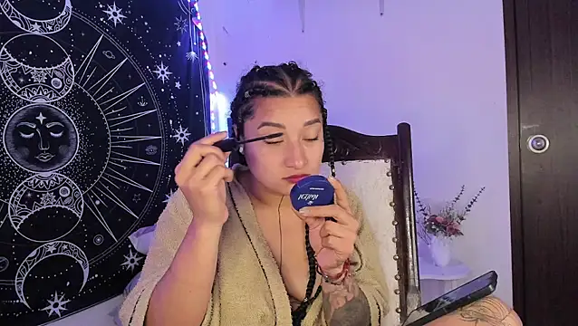 Eva Lee  online show from 02.05.26