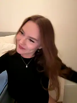 Snapshot of Meow_Sophie chatting on 10.08.25 Meow Sophie online show from 10.08.25