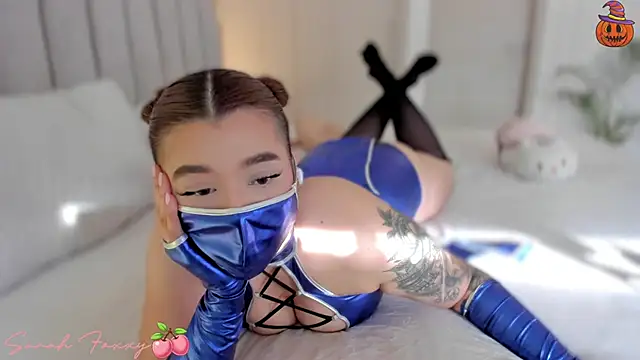 Snapshot of Foxxy222_ chatting on 10.25.25 Foxxy222 online show from 10.25.25