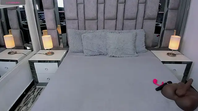 EMMAHILL1 online show from 10.05.25